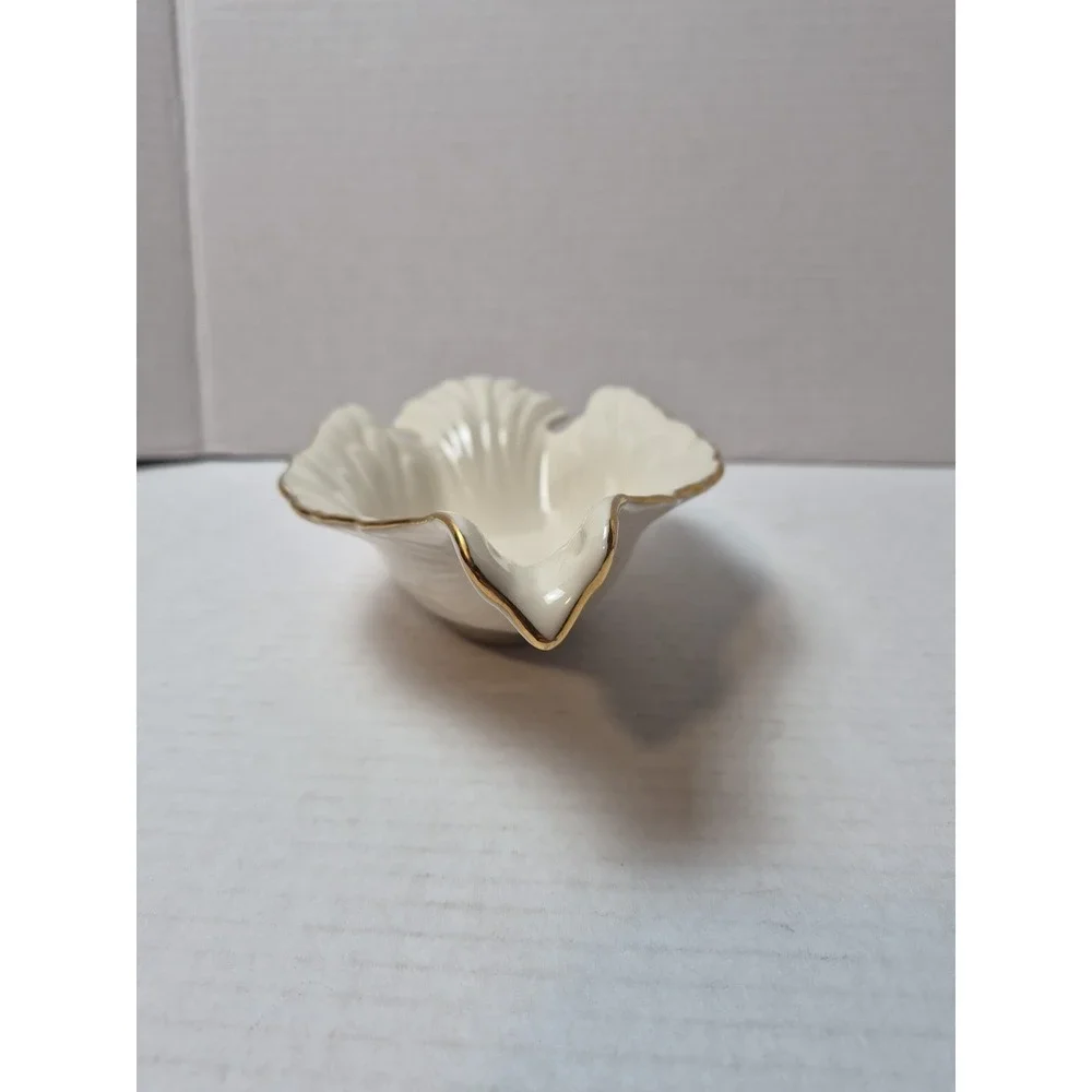 Lenox Ivory Bone China Dove Figural Bowl Gold Trim Made in USA Peace Bird‎ Candy